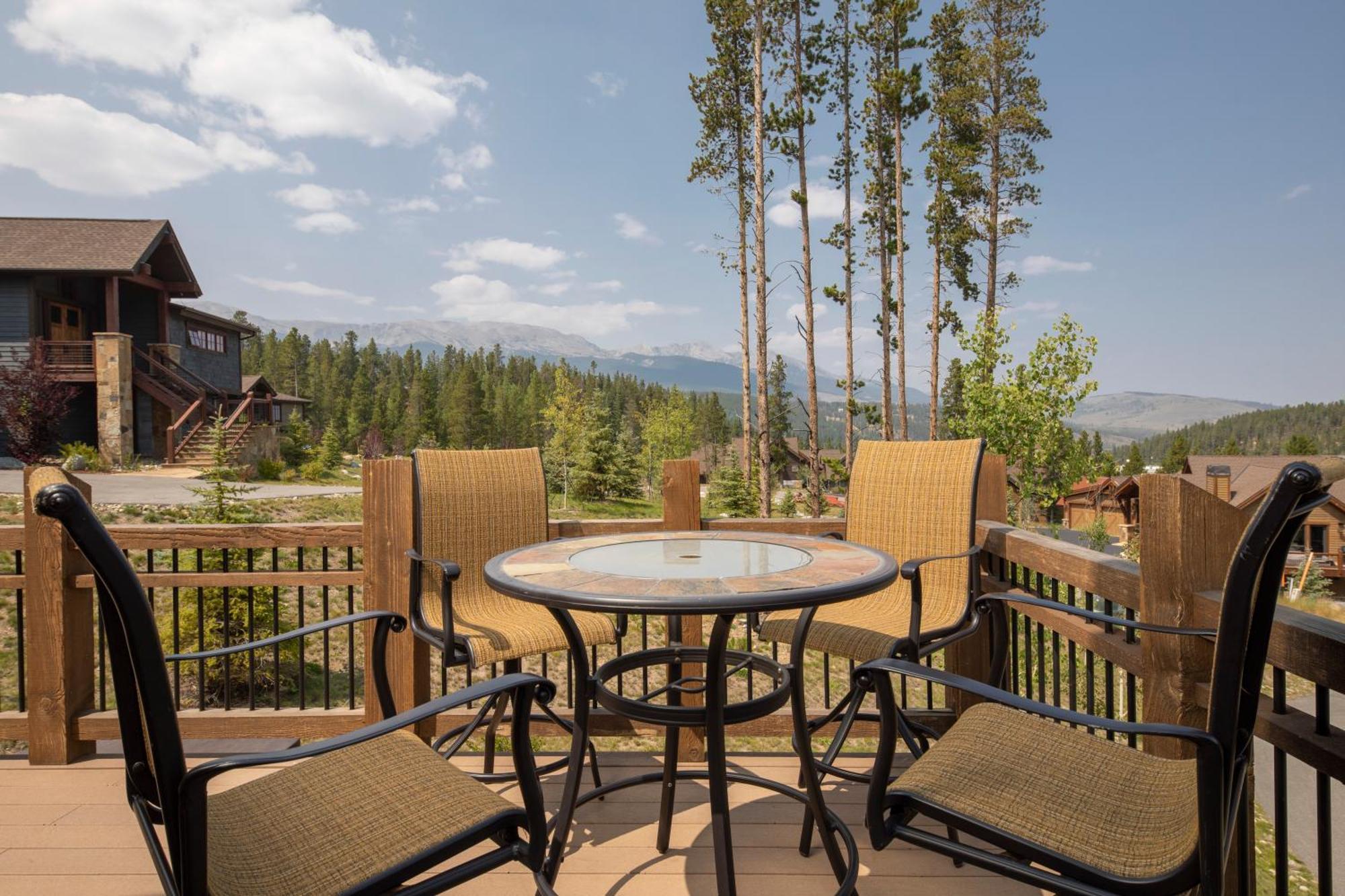 Gorgeous Modern Estate Private Shuttle! Hot Tub, Hiking Trail To Town, Fire Pit, Even A Sonic Ice Maker!! Casa de férias *