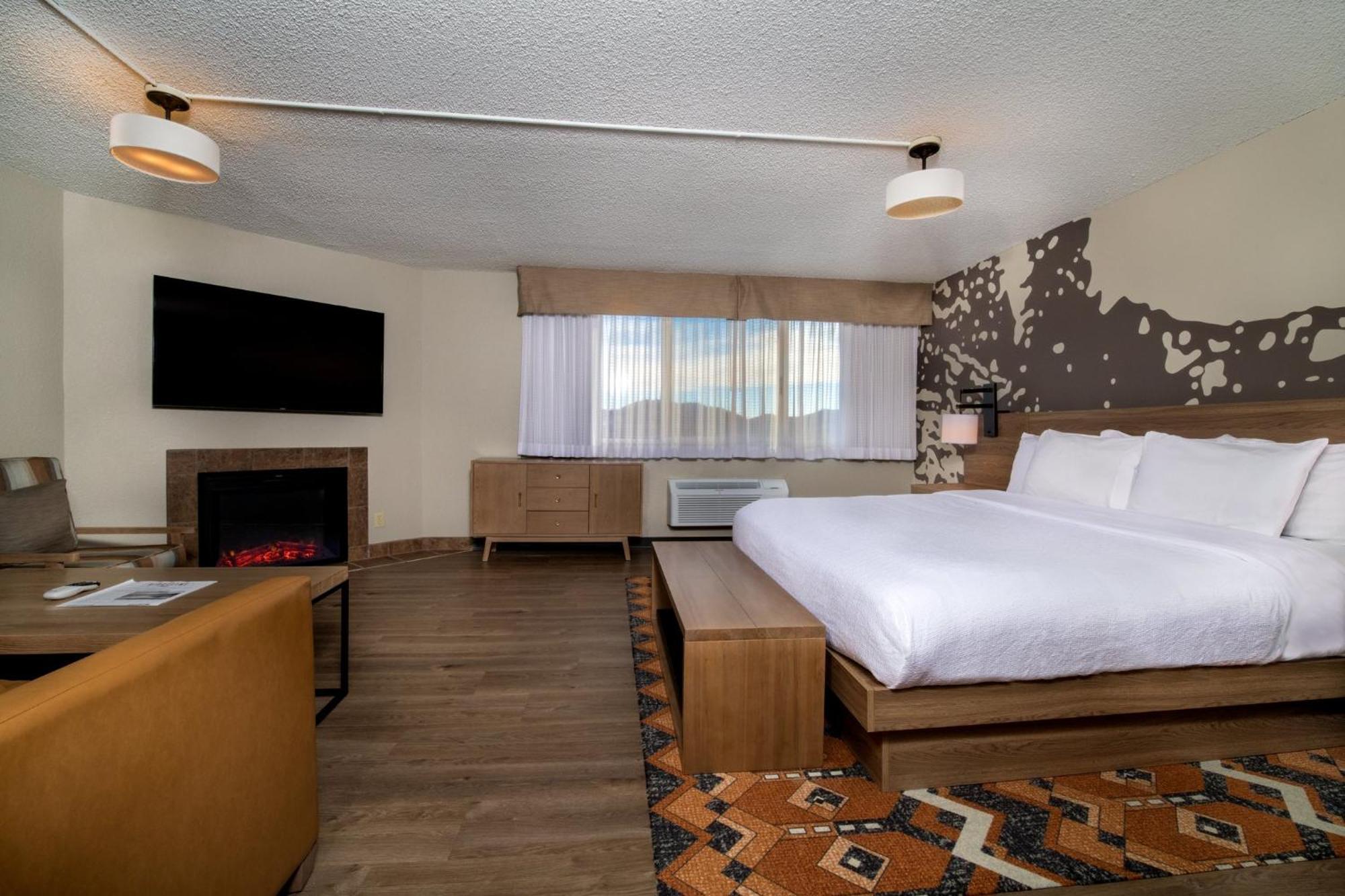 Hotel Holiday By Ihg 3*