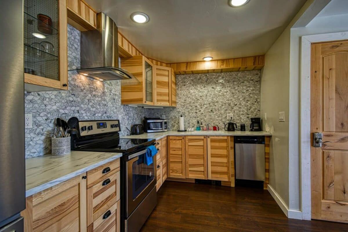 The Hilltop Haven 2bd And Pet Friendly Holiday home Leadville