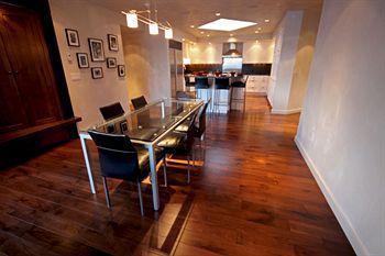 Apartment Ice House And