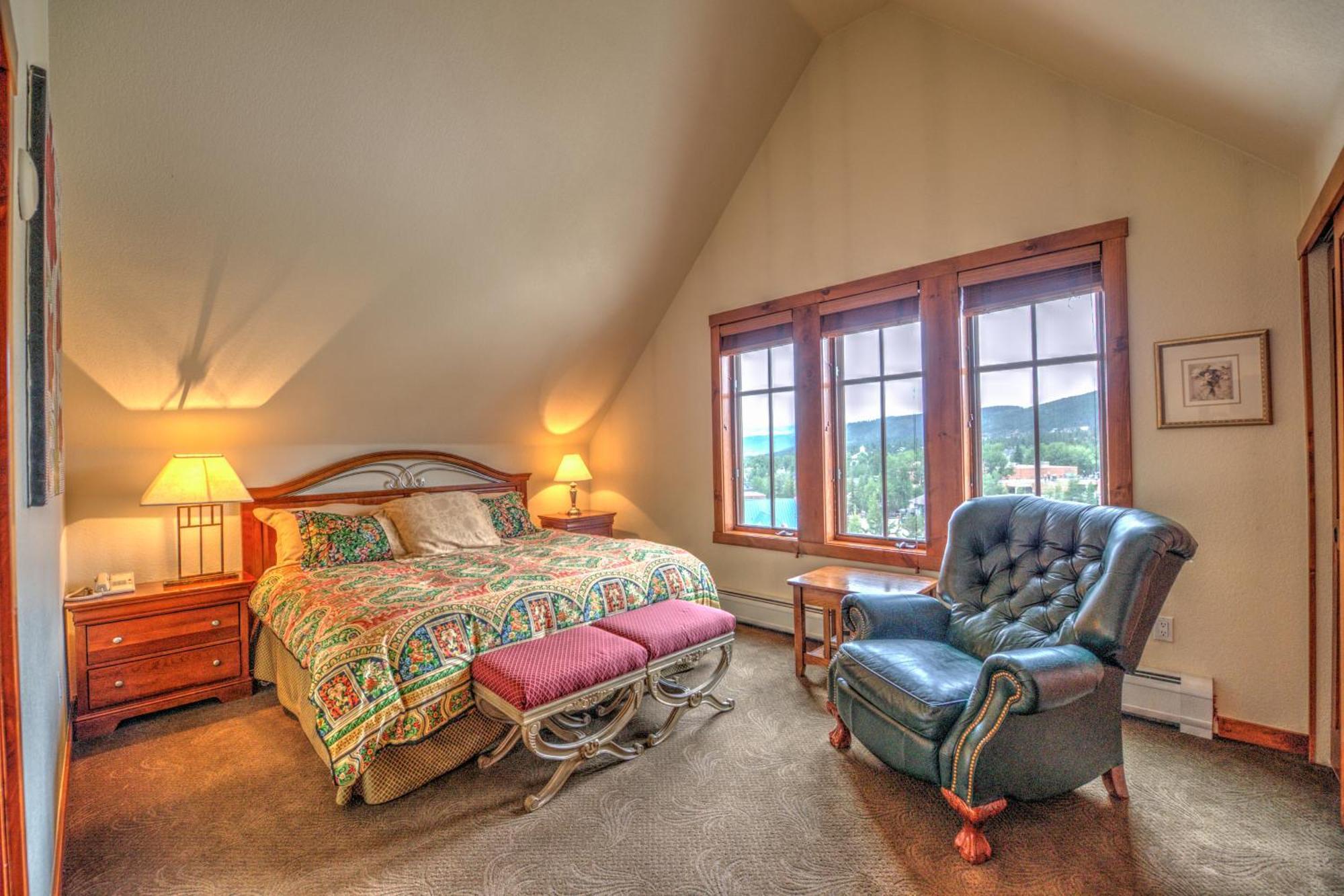 Main Street Station Apartment *