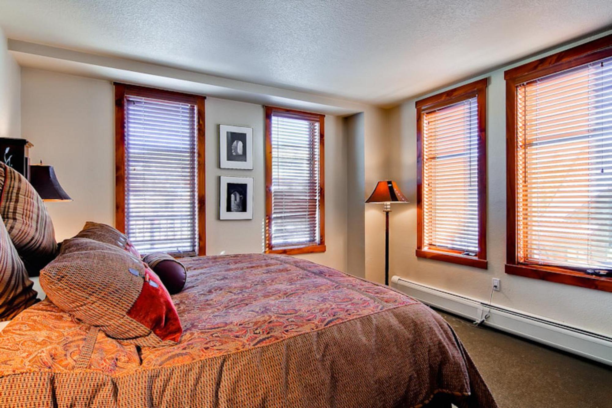 Main Street Station Apartment