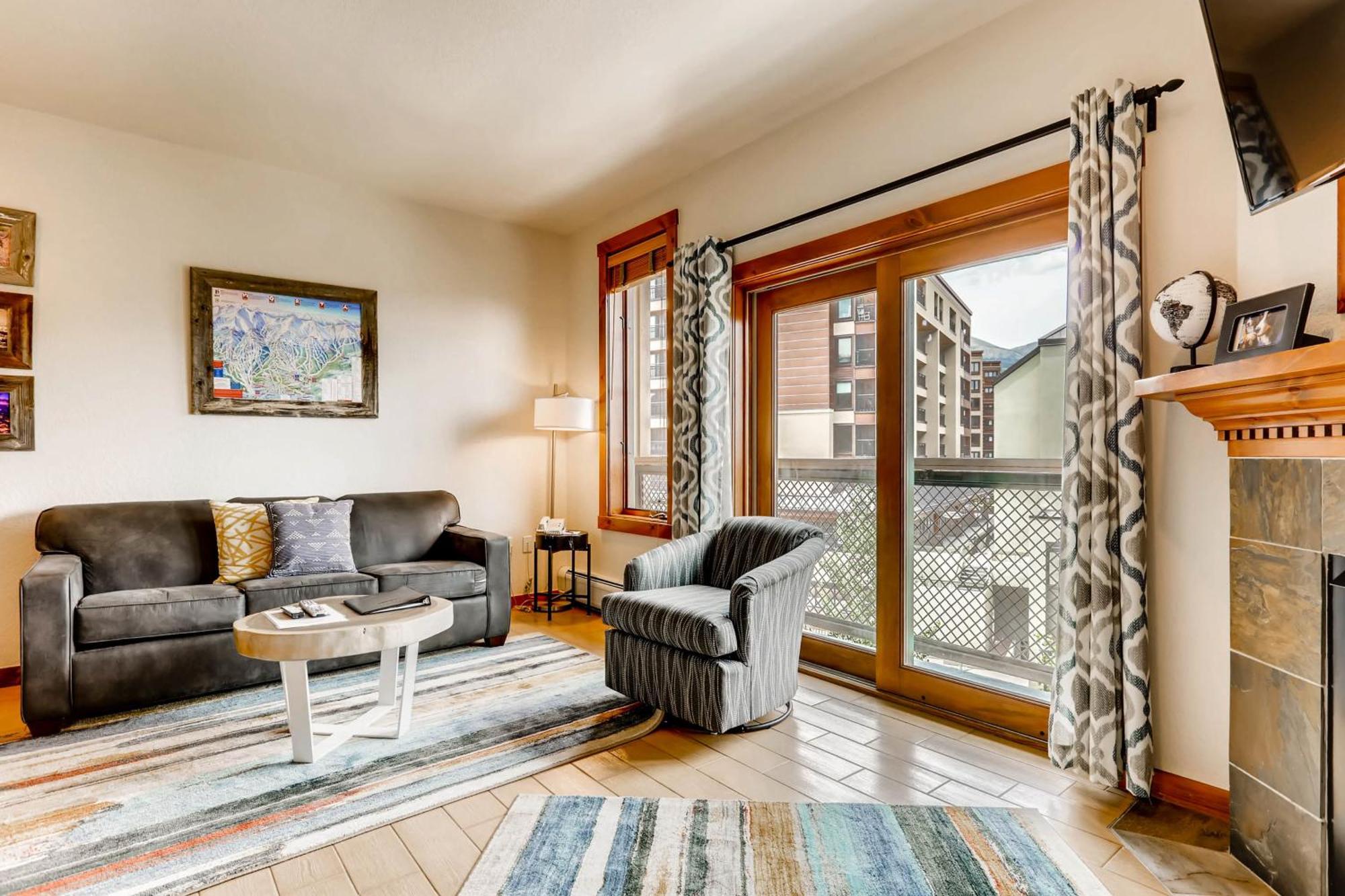 Main Street Station Apartment *