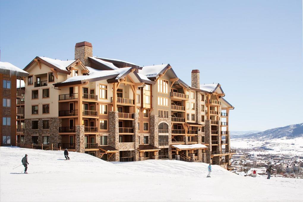 Edgemont 2704 - Luxury Ski-in Ski-out Apartment *