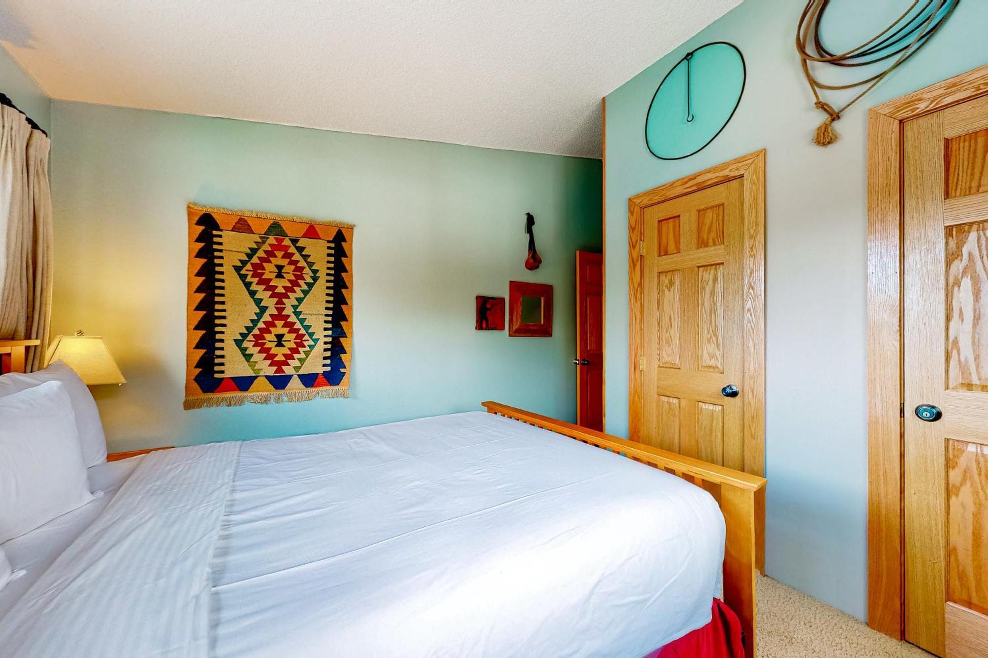 Pine Ridge Apartment *