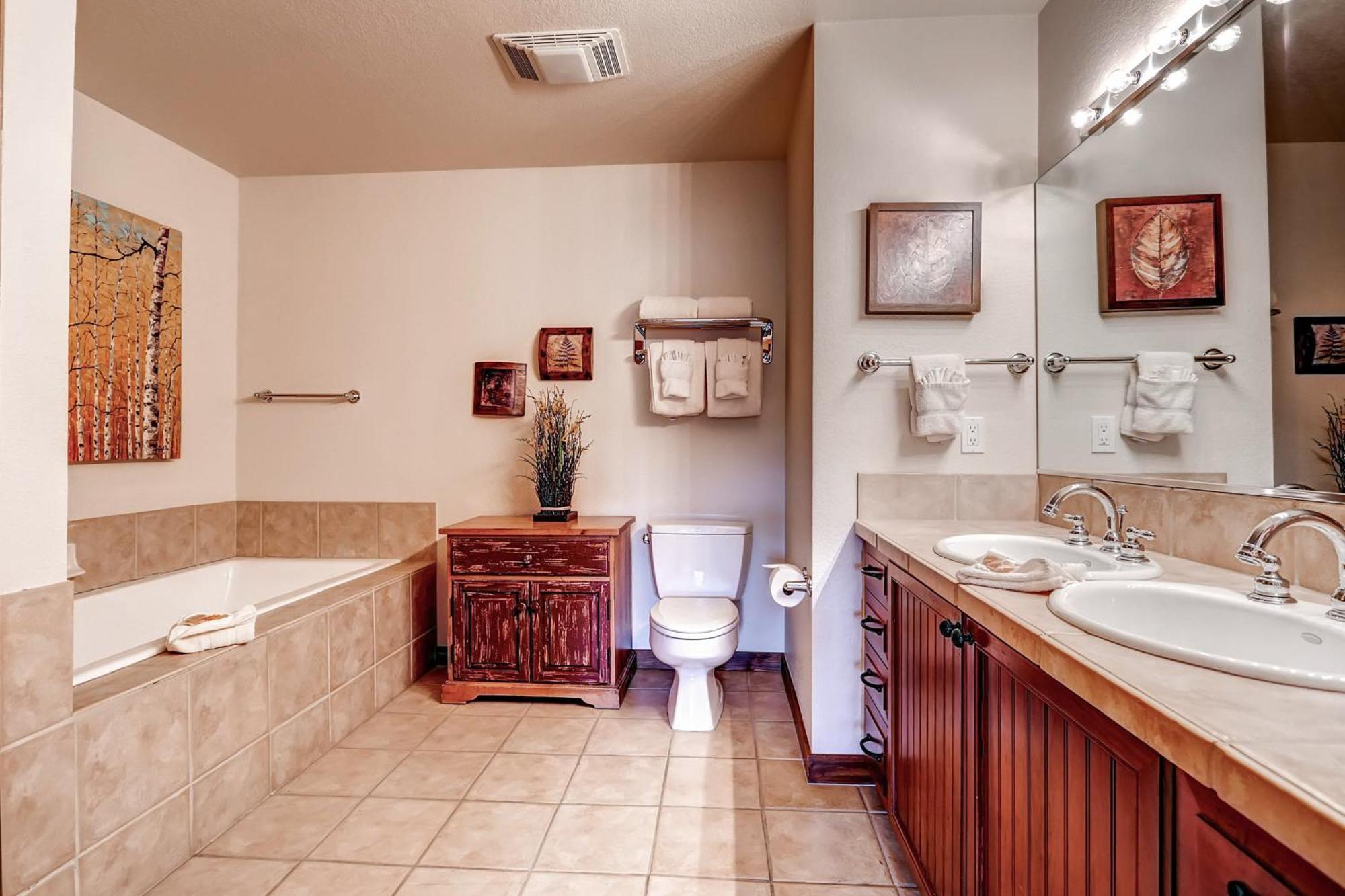 Main Street Station Apartment *