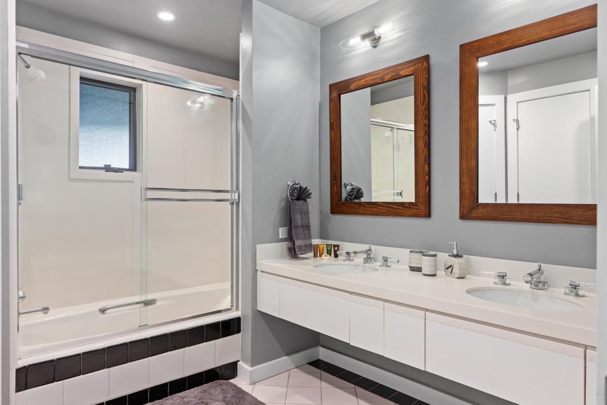 Casa De Cristal-epic Views-hottub-sauna-sleeps 10-luxury Linens-stocked Kitchen * Estes Park