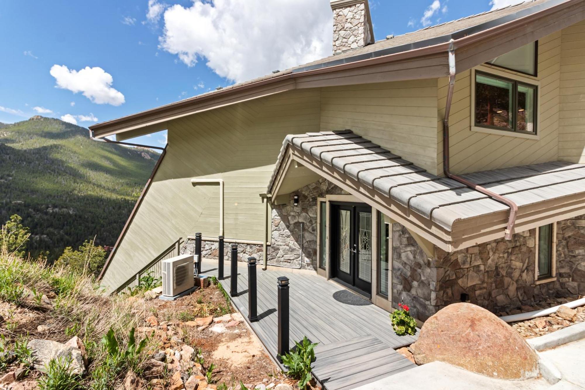 Casa De Cristal-epic Views-hottub-sauna-sleeps 10-luxury Linens-stocked Kitchen * Estes Park