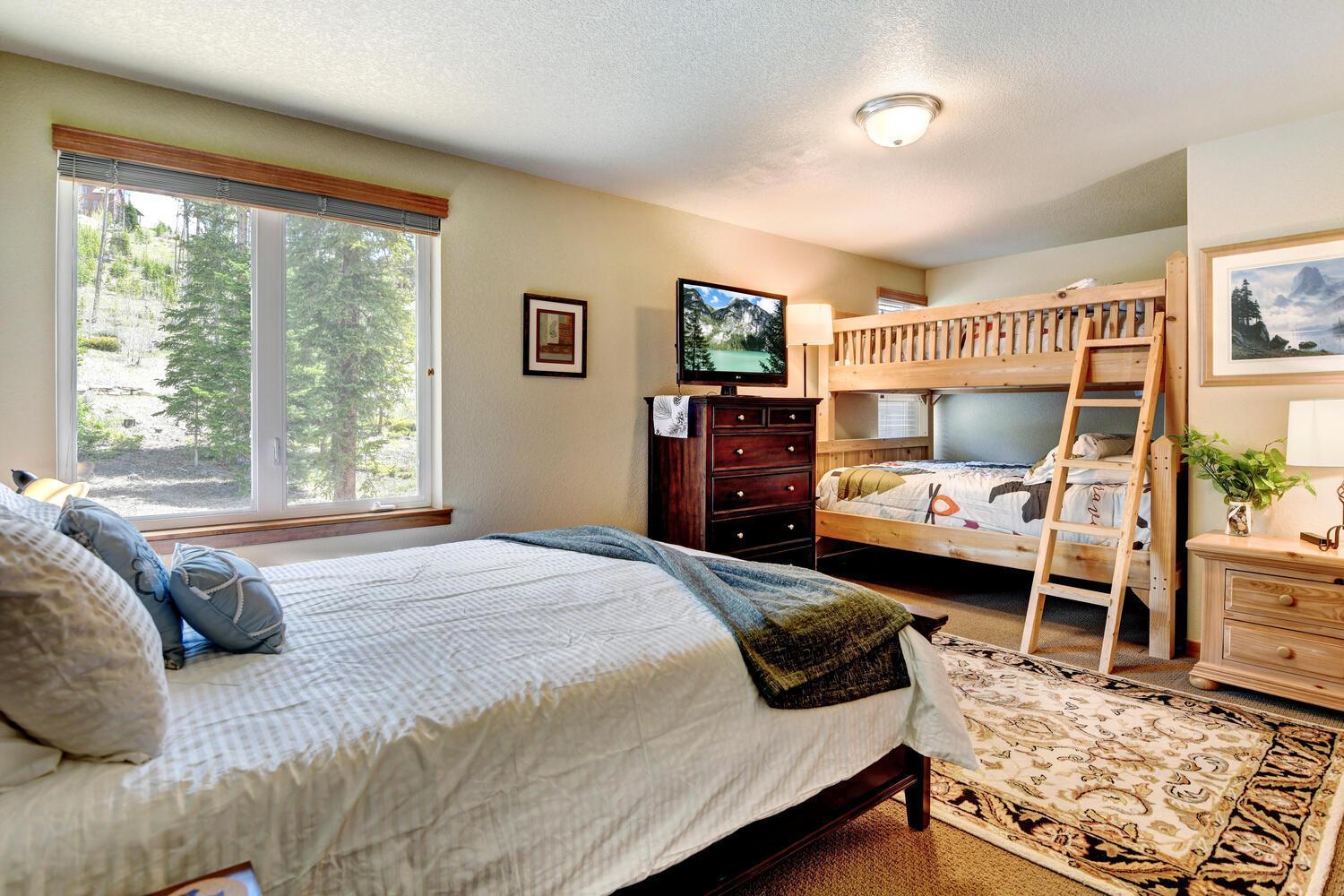 Luxury 68 / Great Views / Price - $500 Free Activities Daily