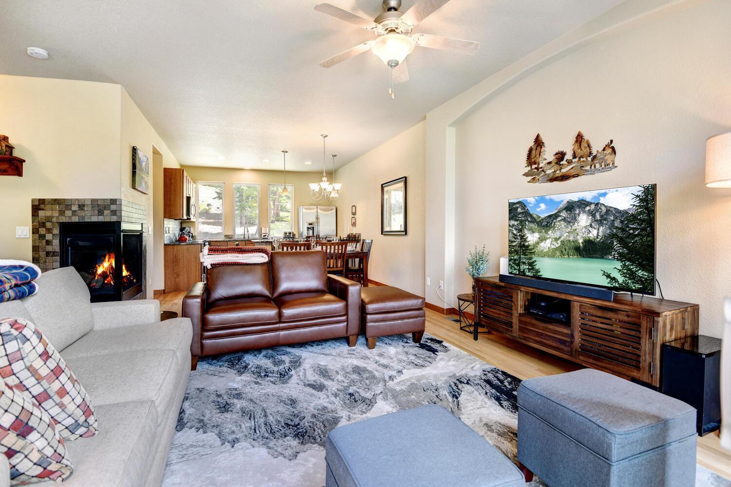 Luxury 68 / Great Views / Price - $500 Free Activities Daily Fraser