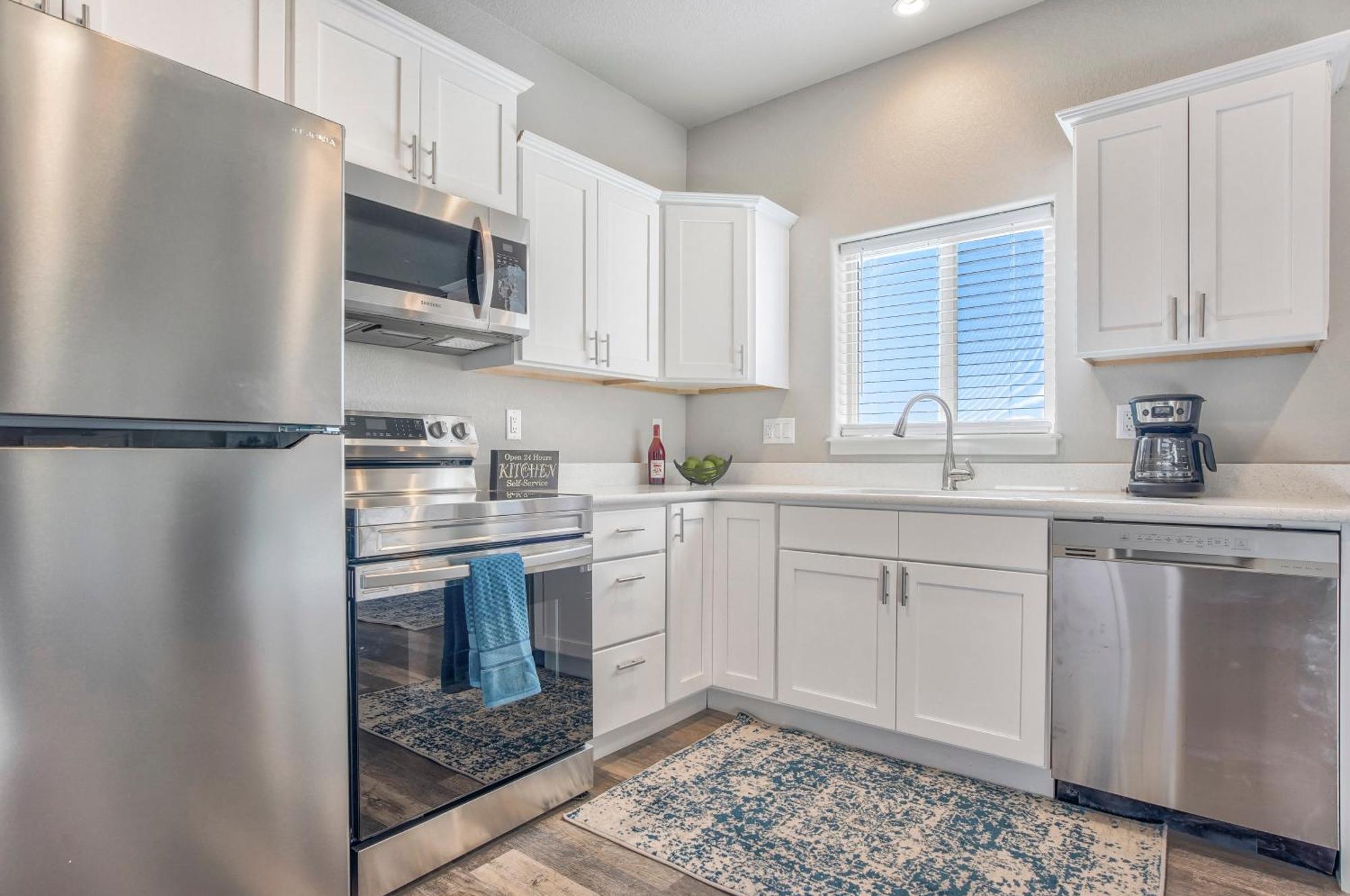 New Upper Condo-covered Deck-pet Friendly Colorado Springs