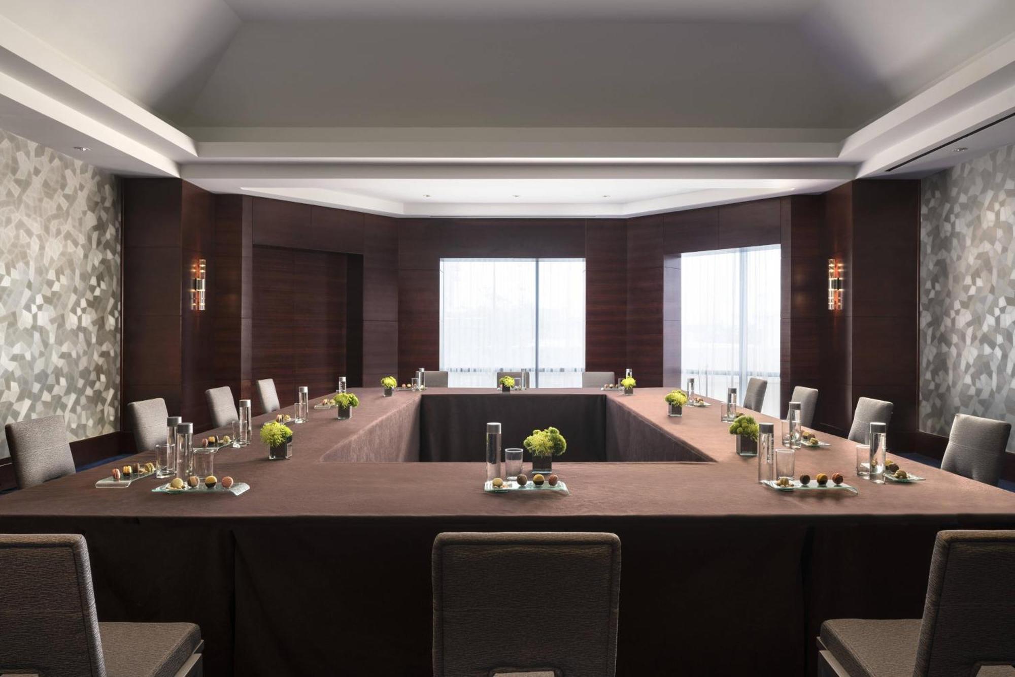 The Ritz-carlton, 5* DEN