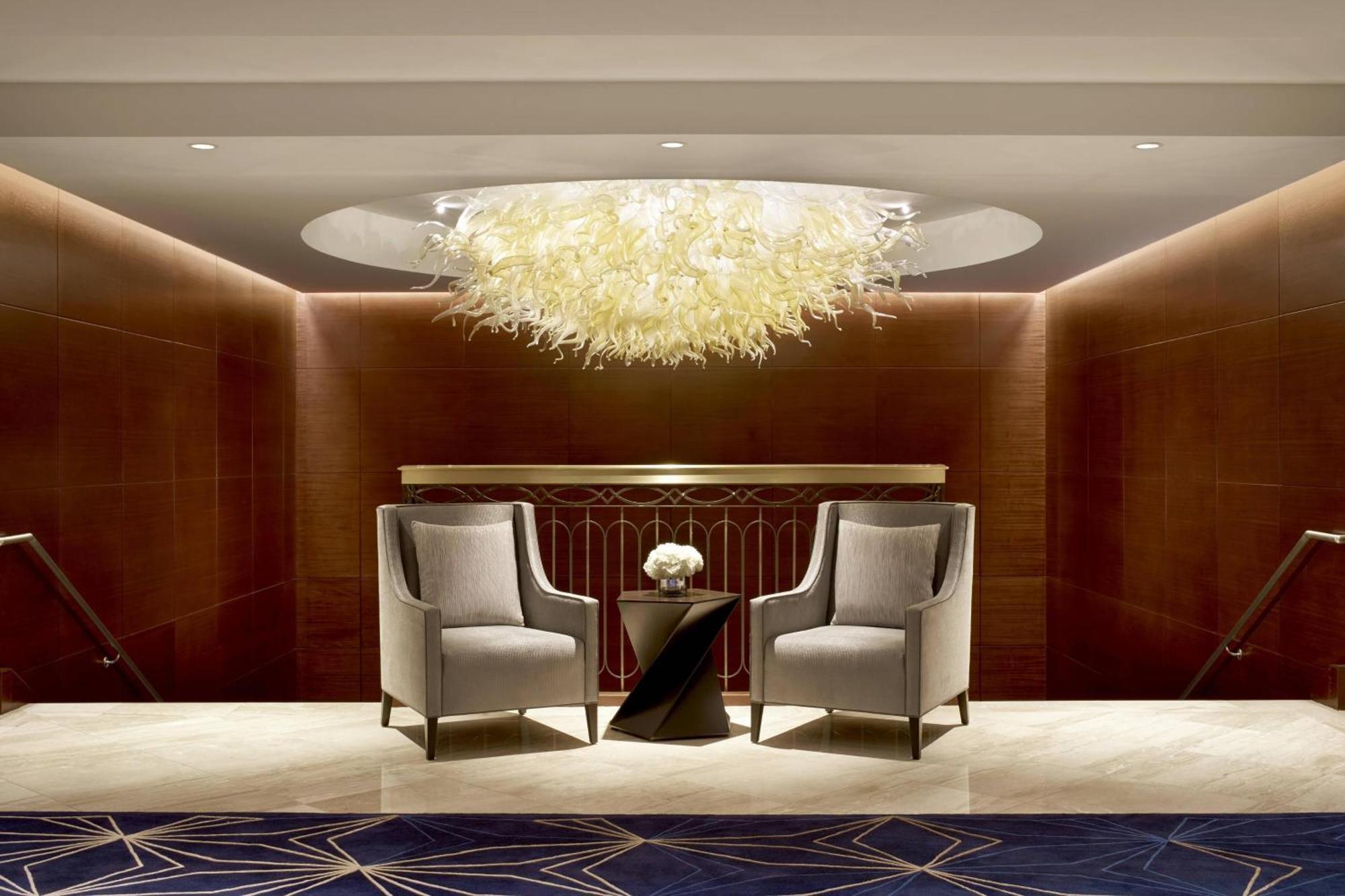 The Ritz-carlton, Hotel DEN