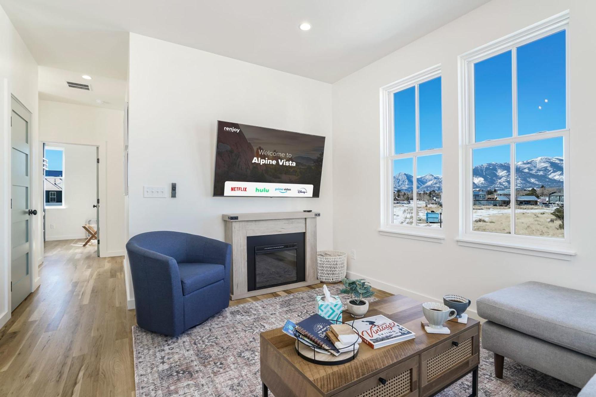 Alpine Vista Short Walk Downtown & Stunning Views