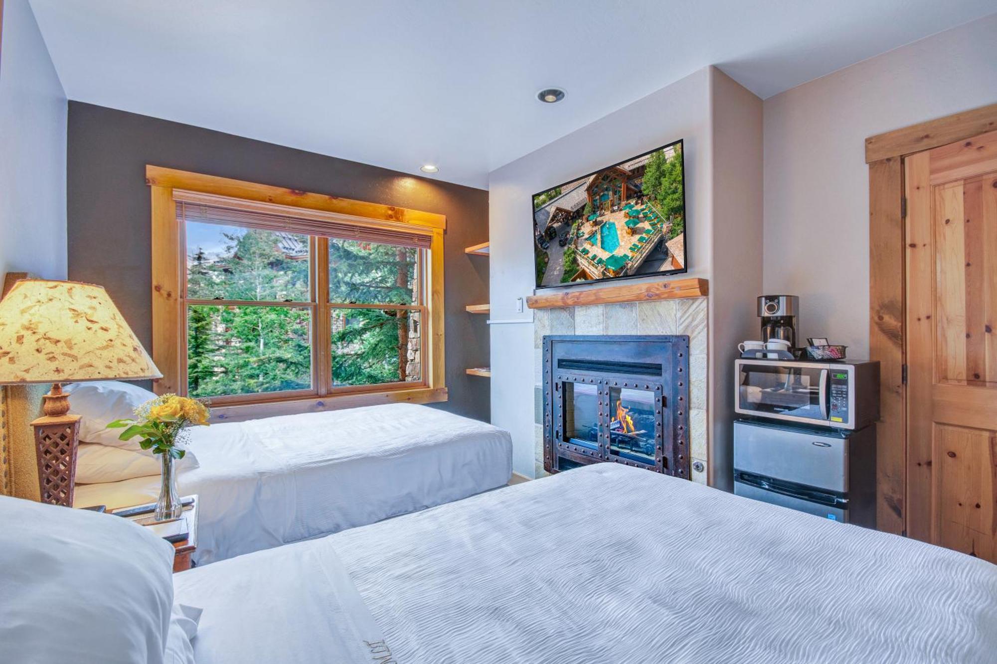 Mountain Lodge *