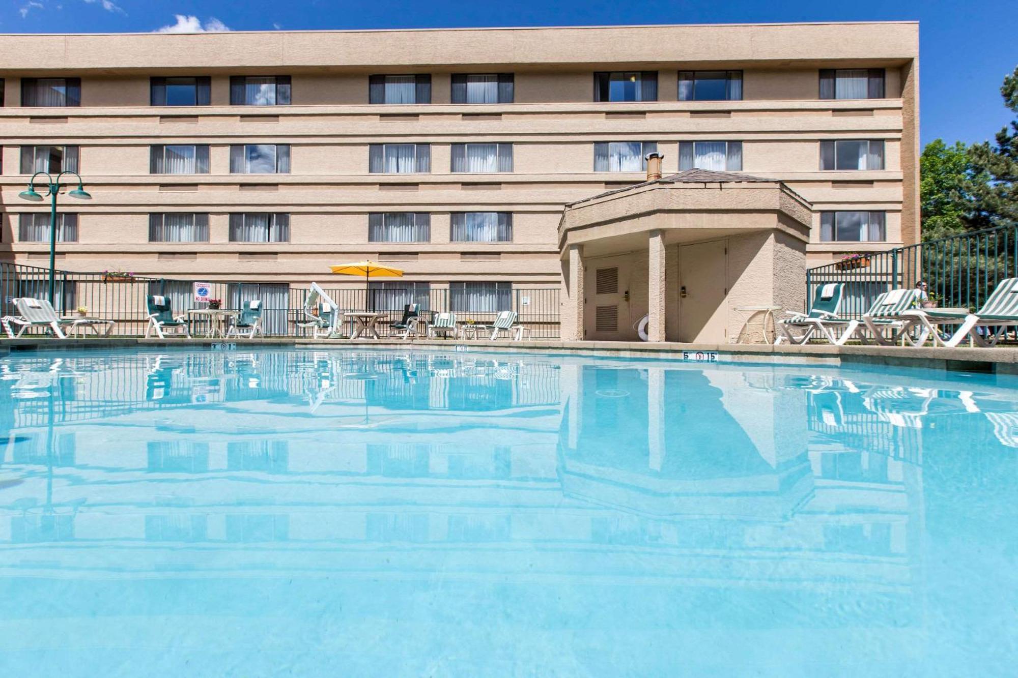 Inn Comfort Near Vail Beaver Creek 2*