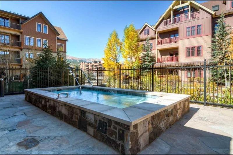 Mountain View Haven: Luxury 2br Steps From Main Street *