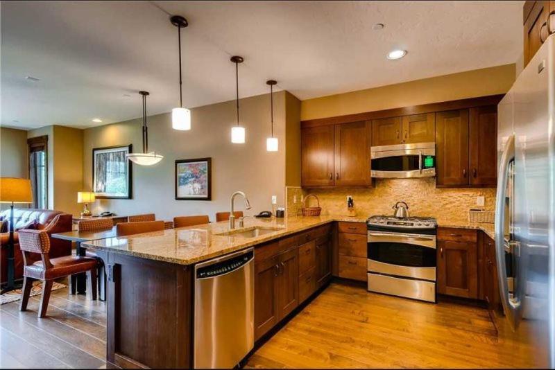 Mountain View Haven: Luxury 2br Steps From Main Street * Breckenridge