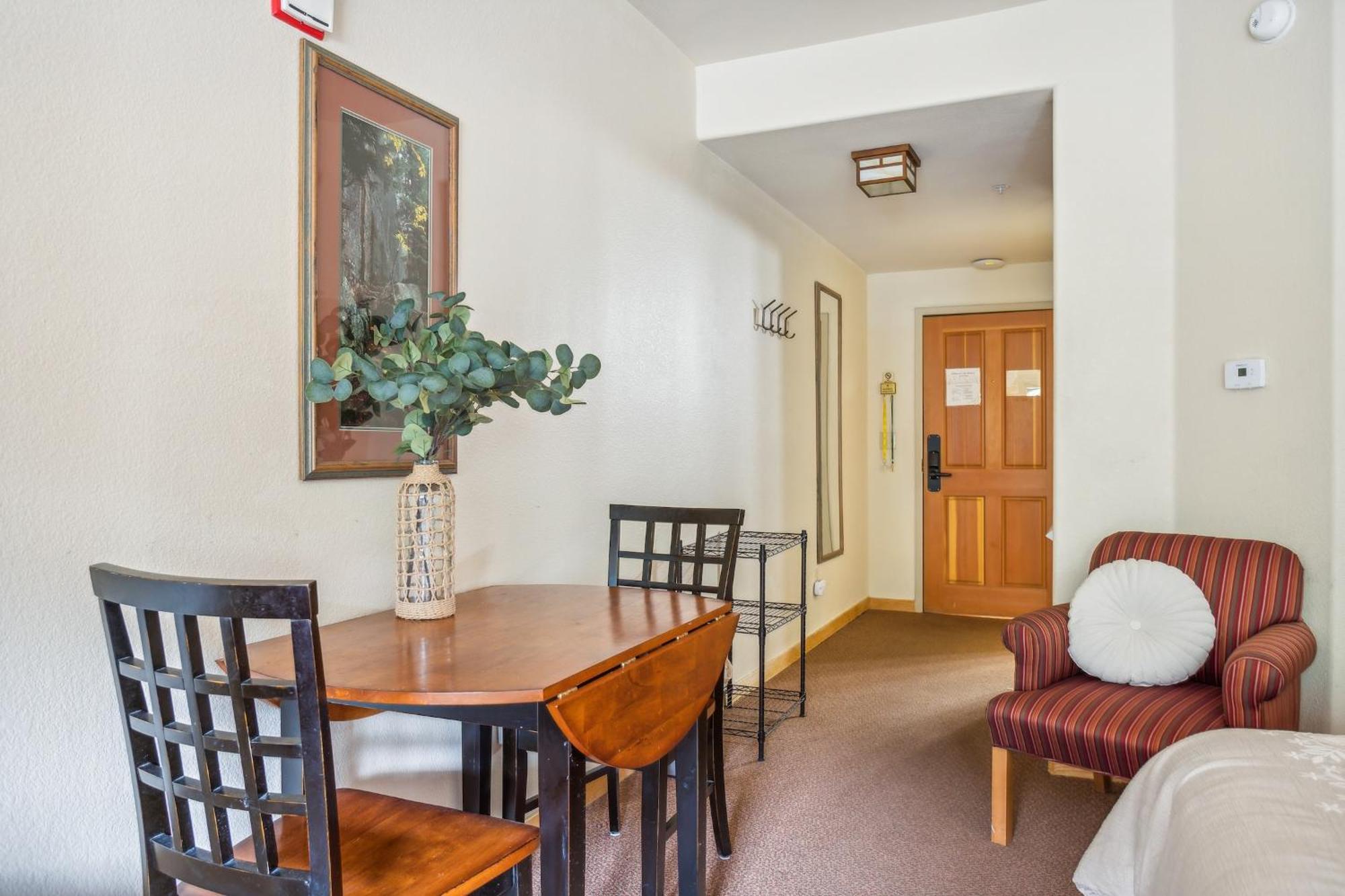 Apartment Cozy Ski-in Ski-out With Heated Pool Keystone