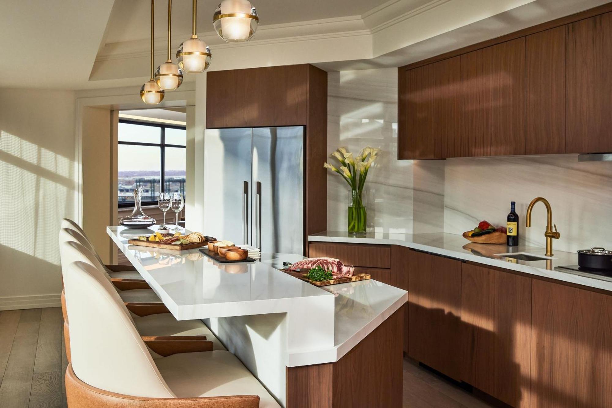 The Ritz-carlton, Hotel DEN