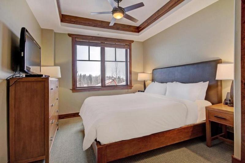 Apartment One Hill Luxury Residence: Ski-in/ski-out With On-site Bowling