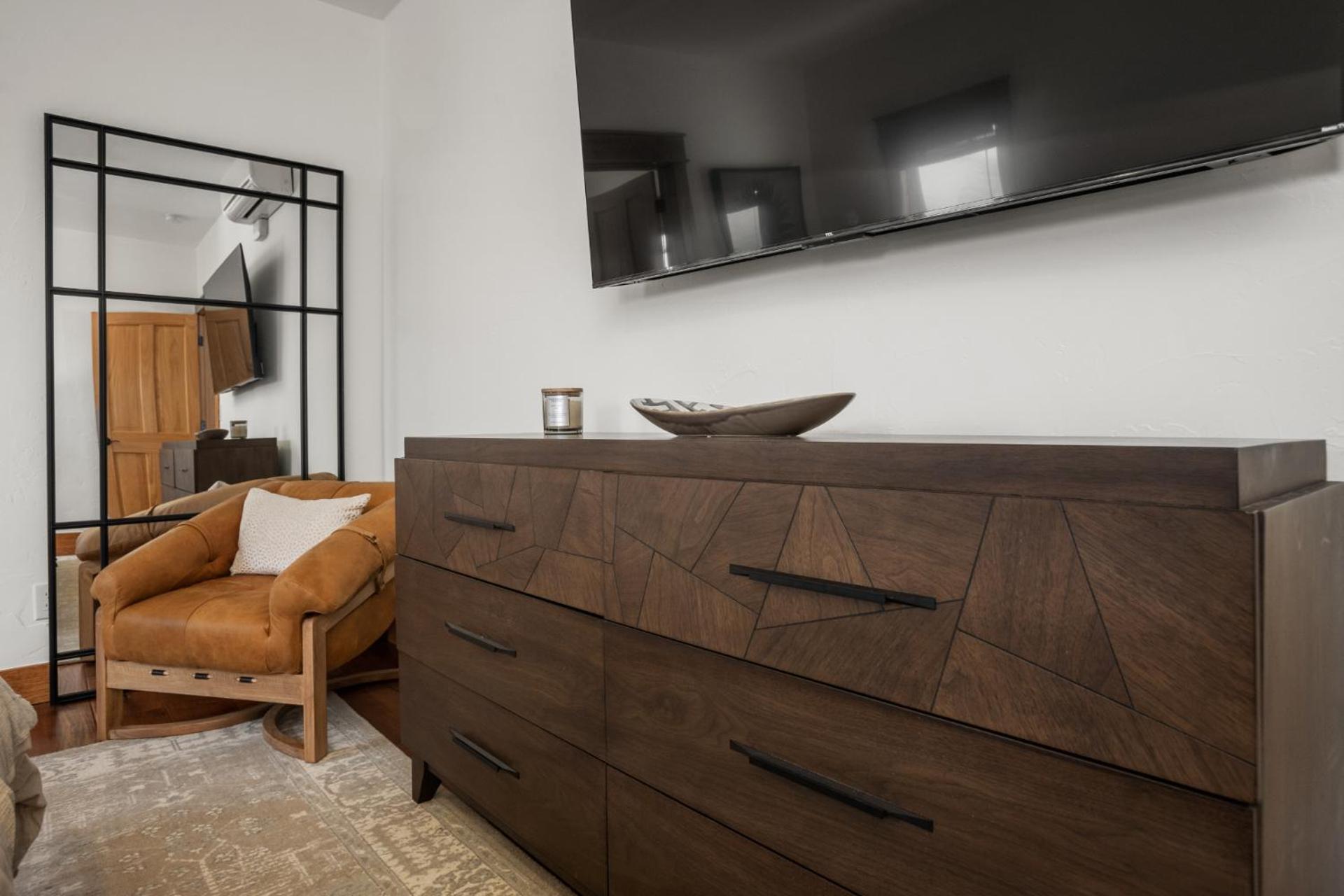 Air Conditioning & Heated Garage, Walking Distance To Steamboat Resort, Single Family * Steamboat Springs