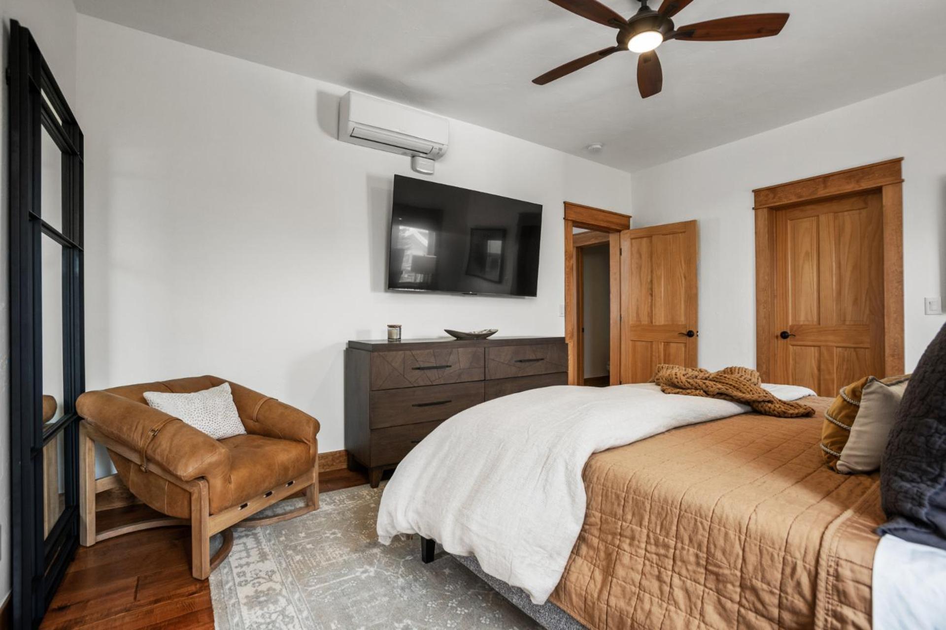 Air Conditioning & Heated Garage, Walking Distance To Steamboat Resort, Single Family