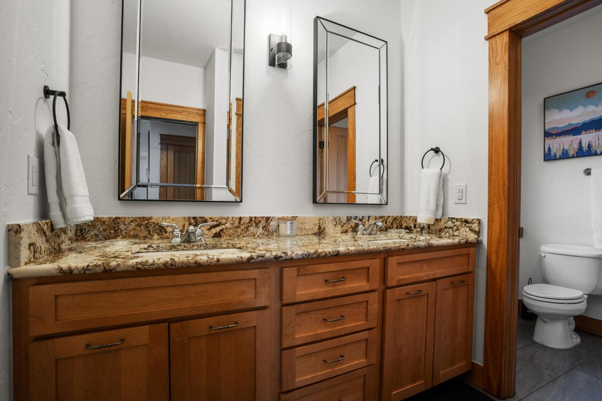 Holiday home Air Conditioning & Heated Garage, Walking Distance To Steamboat Resort, Single Family