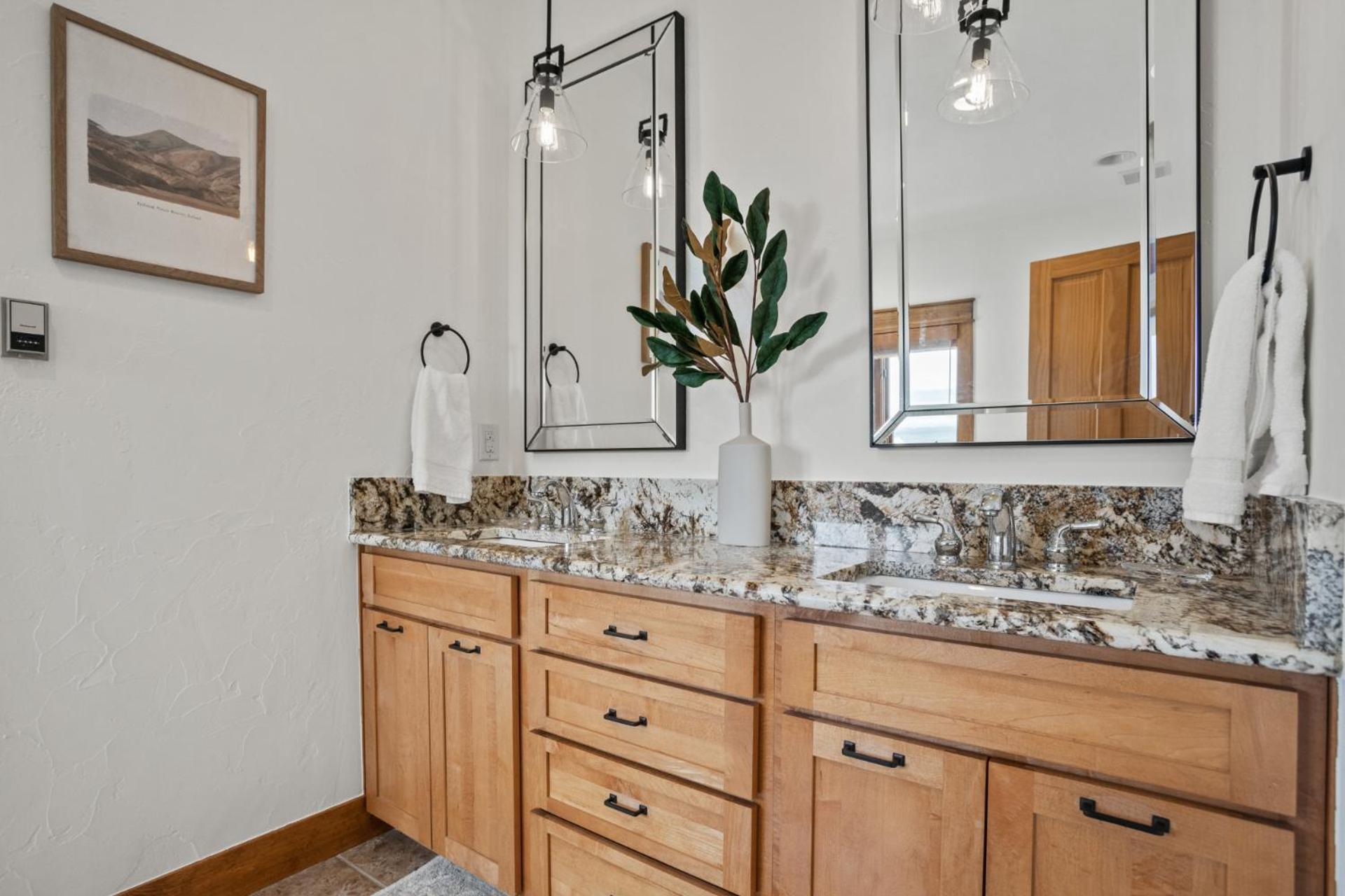 Holiday home Air Conditioning & Heated Garage, Walking Distance To Steamboat Resort, Single Family