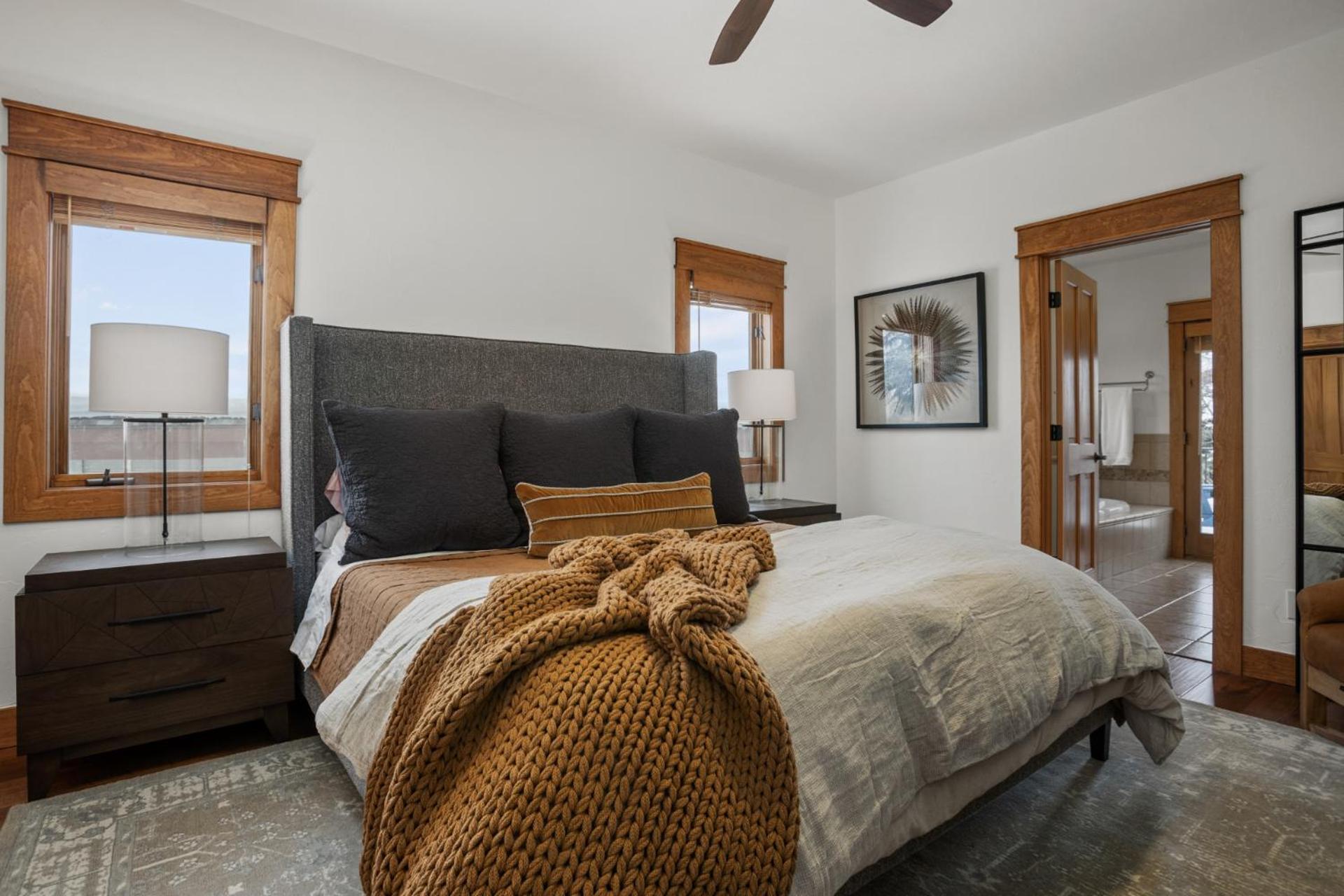 Holiday home Air Conditioning & Heated Garage, Walking Distance To Steamboat Resort, Single Family *