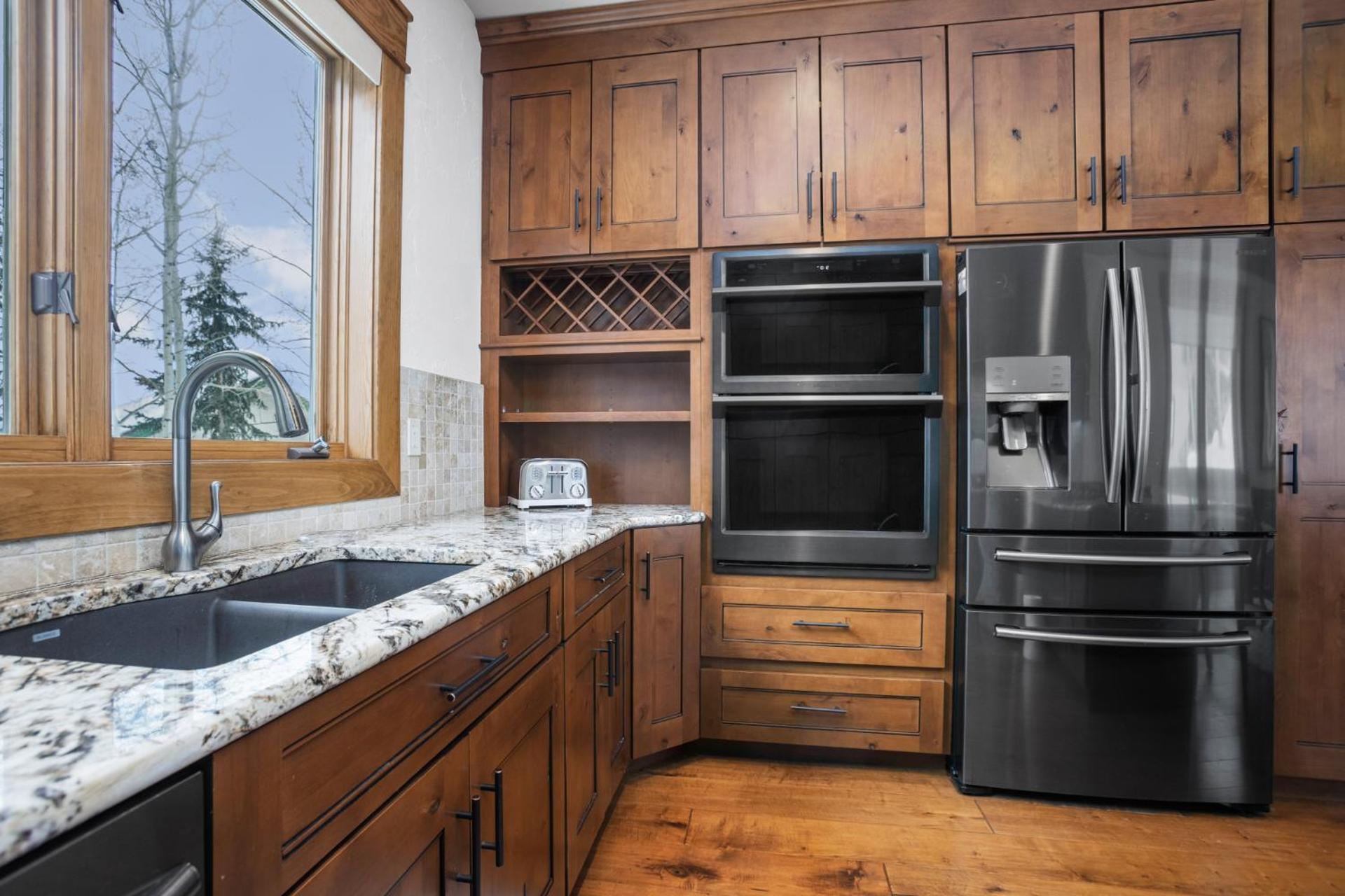 Air Conditioning & Heated Garage, Walking Distance To Steamboat Resort, Single Family * Steamboat Springs