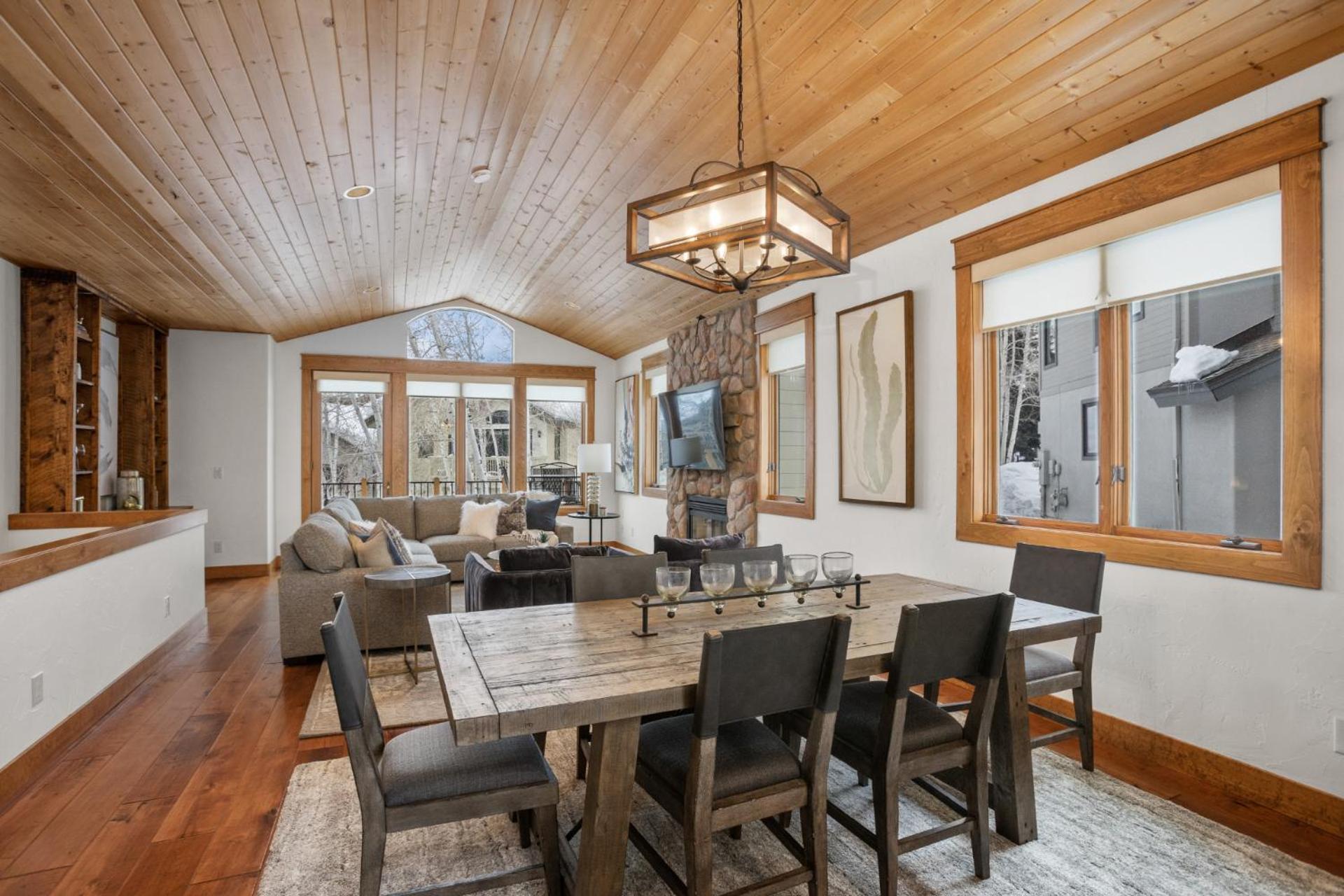 Holiday home Air Conditioning & Heated Garage, Walking Distance To Steamboat Resort, Single Family