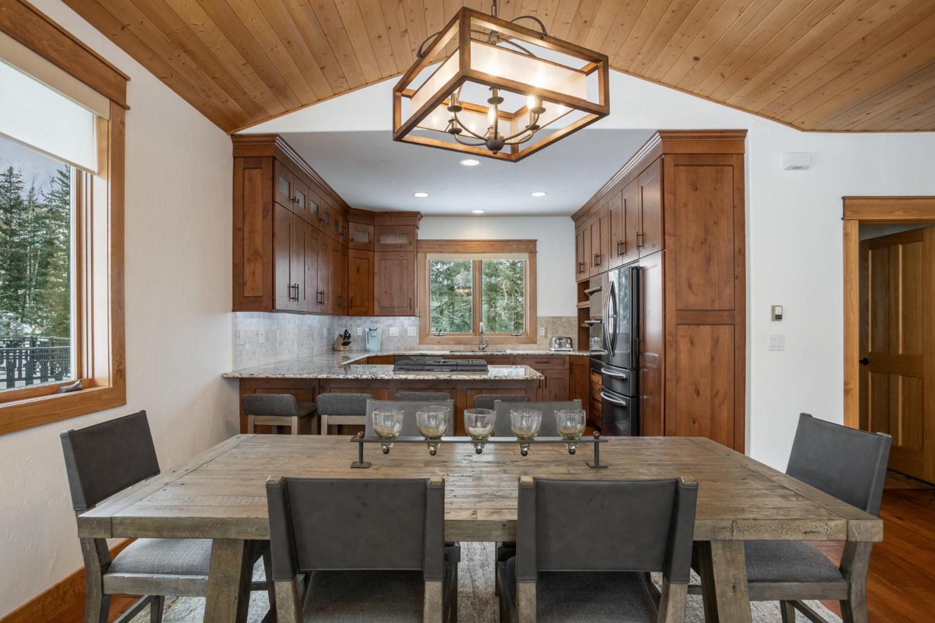 Air Conditioning & Heated Garage, Walking Distance To Steamboat Resort, Single Family Steamboat Springs