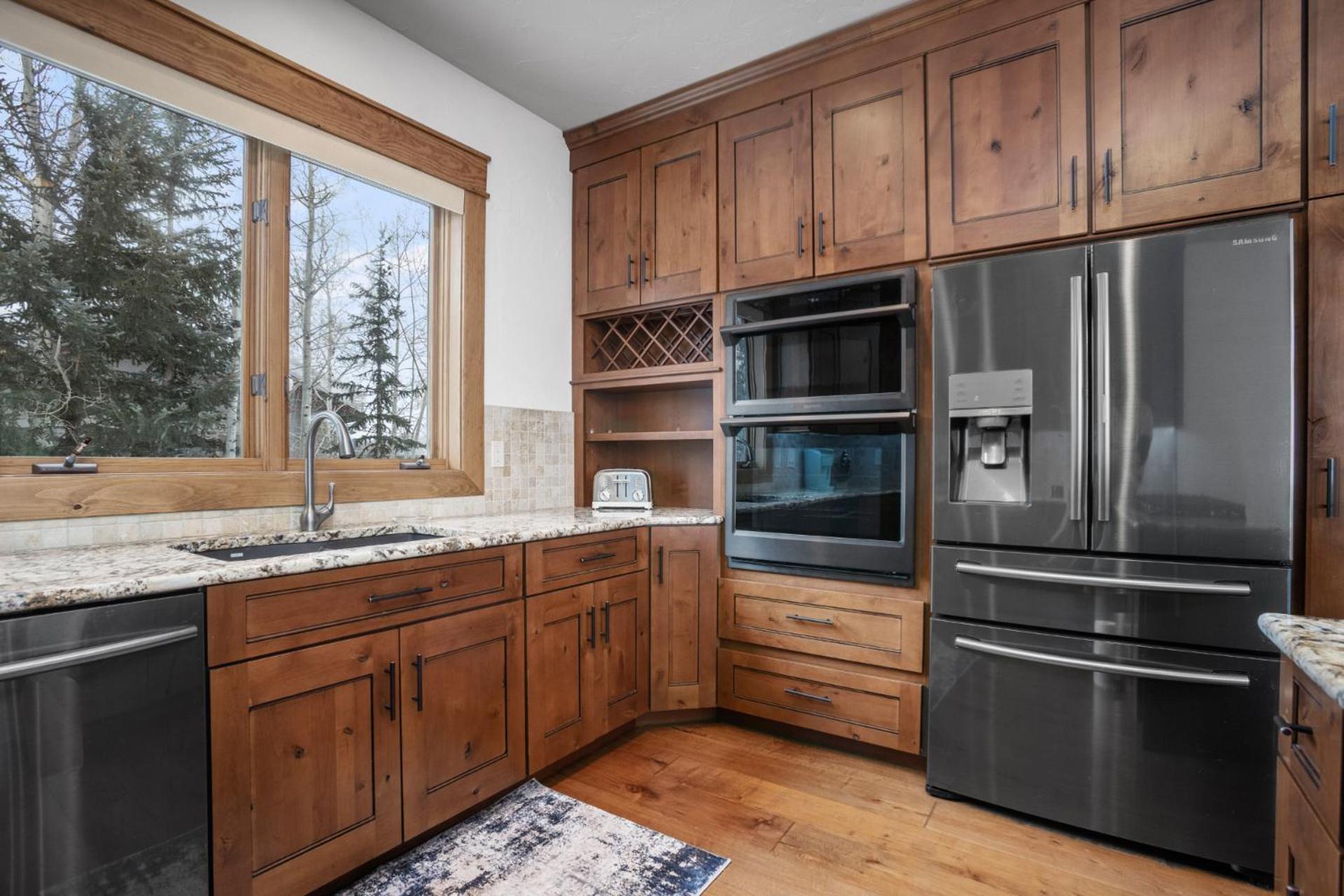 Air Conditioning & Heated Garage, Walking Distance To Steamboat Resort, Single Family * Steamboat Springs