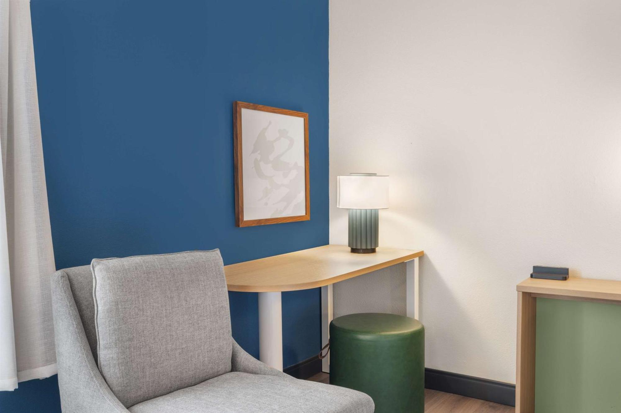 Hotel Spark By Hilton I 25 Central Colorado Springs