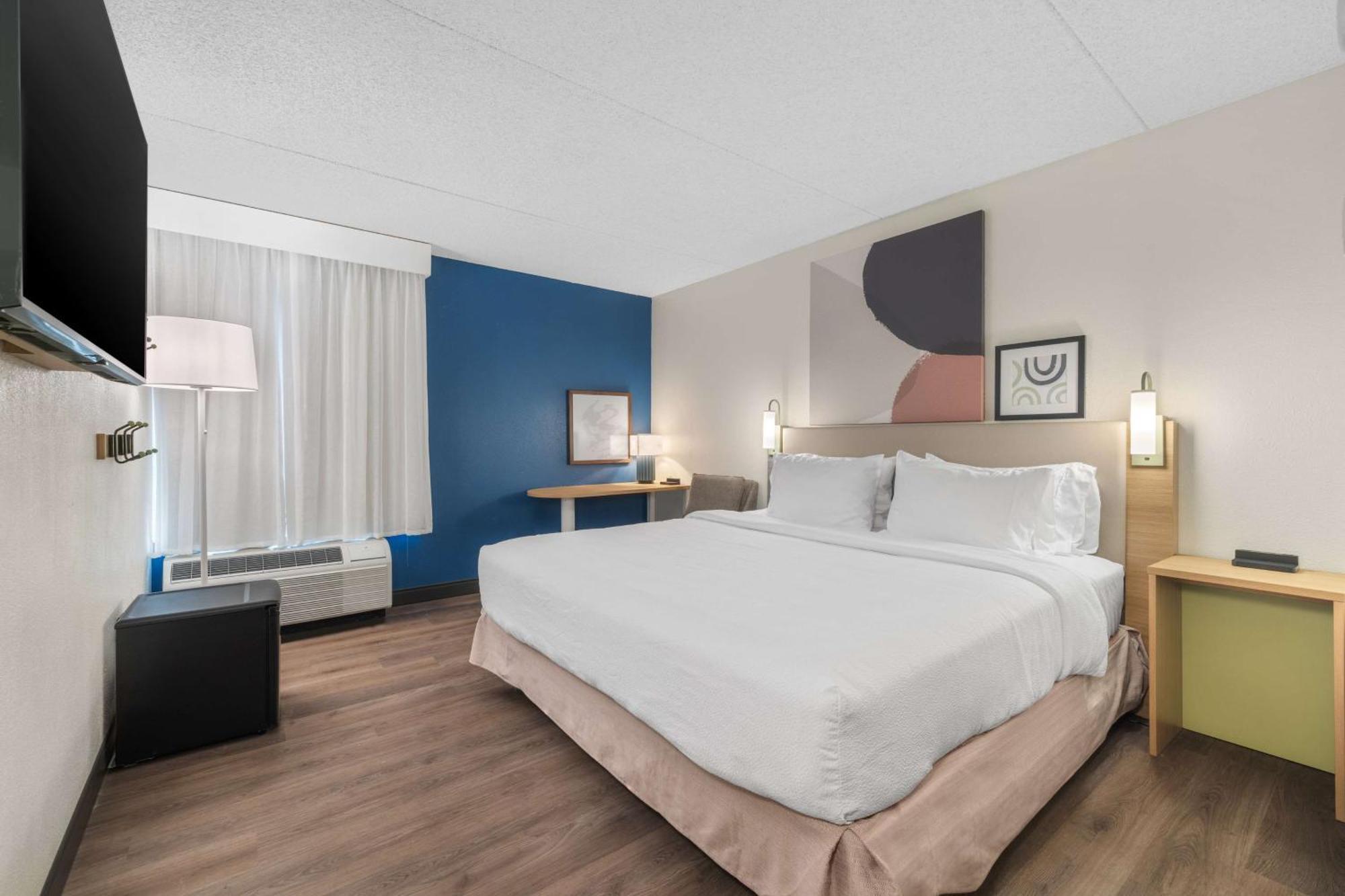 Spark By Hilton I 25 Central Colorado Springs