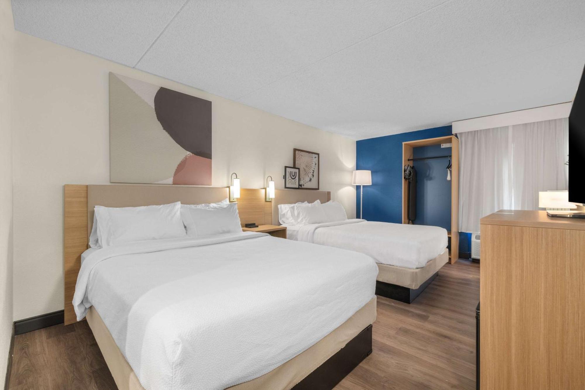 Spark By Hilton I 25 Central