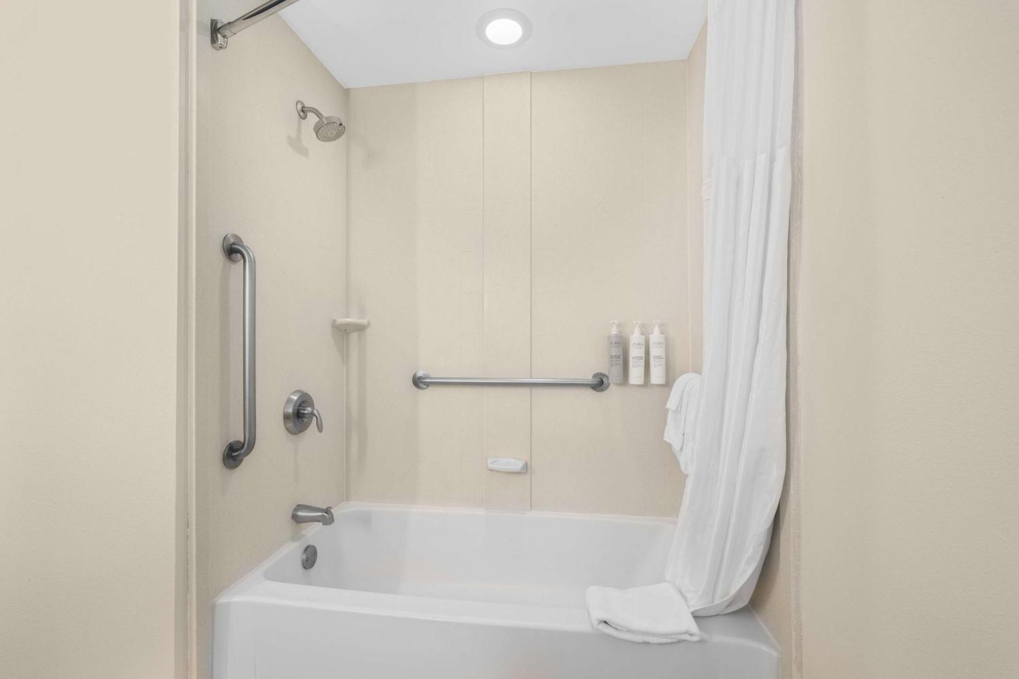 Hotel Spark By Hilton I 25 Central 3*