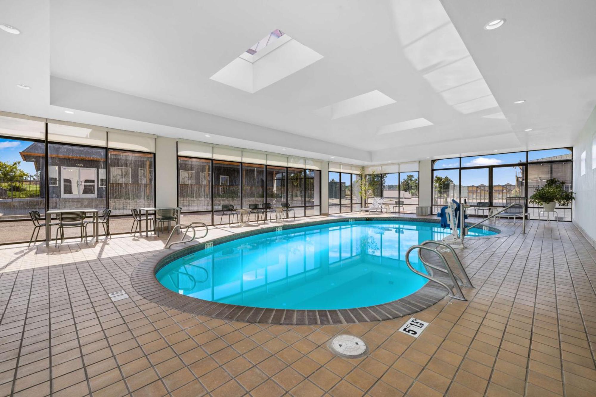 Spark By Hilton I 25 Central 3* Colorado Springs