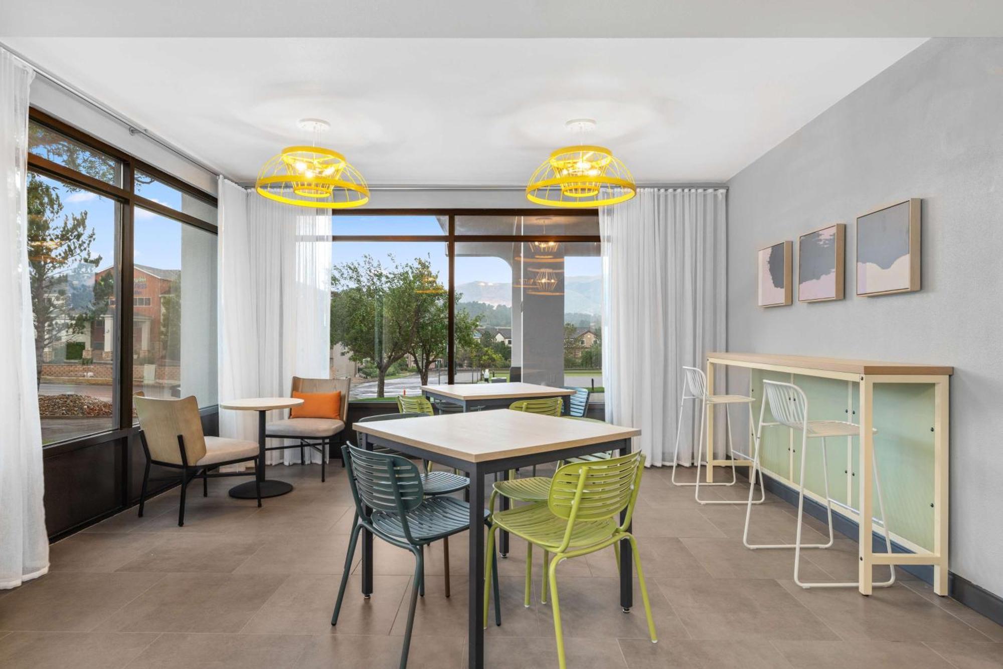 Spark By Hilton I 25 Central 3*