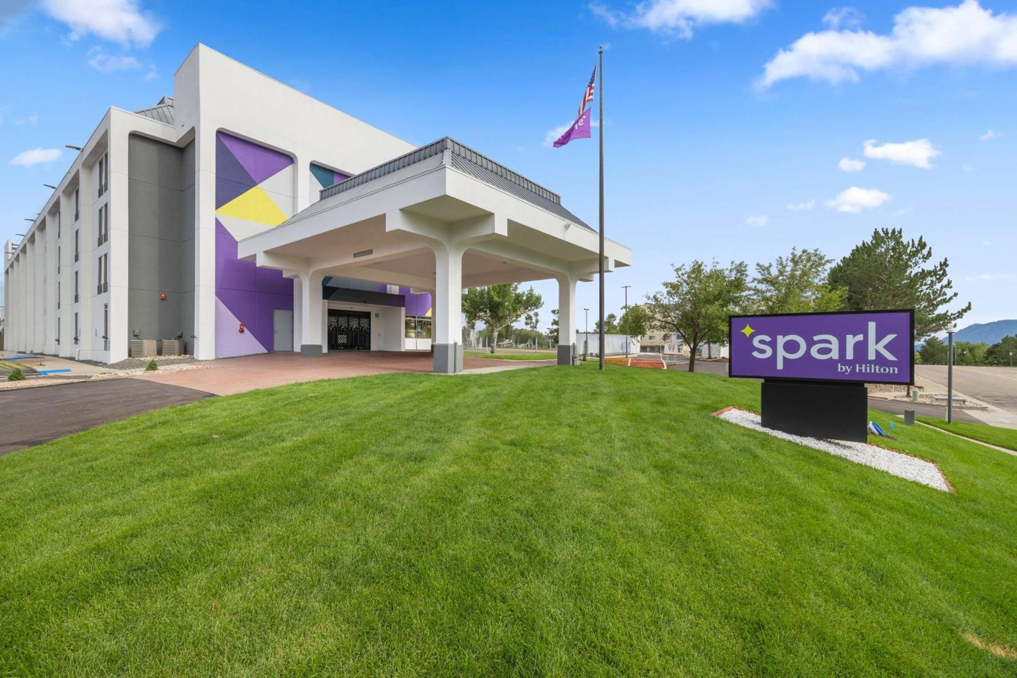 Spark By Hilton I 25 Central