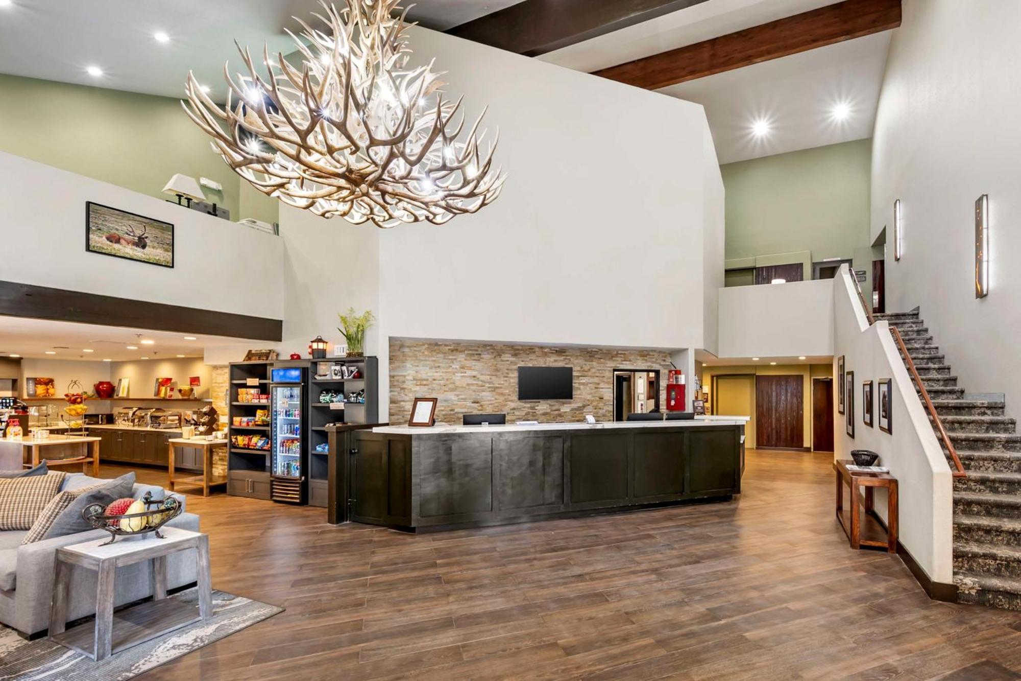 Western Vail Airport Eagle