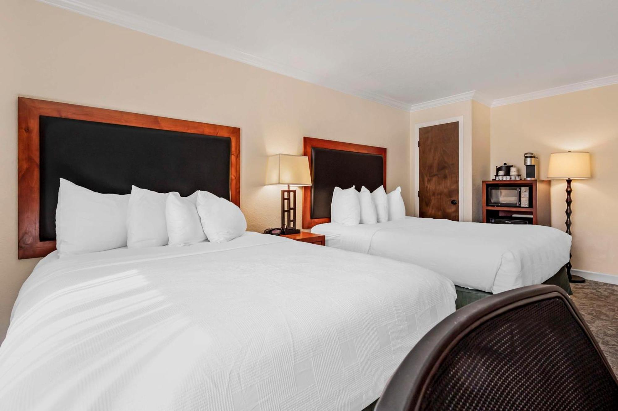 Western Vail Airport 4*