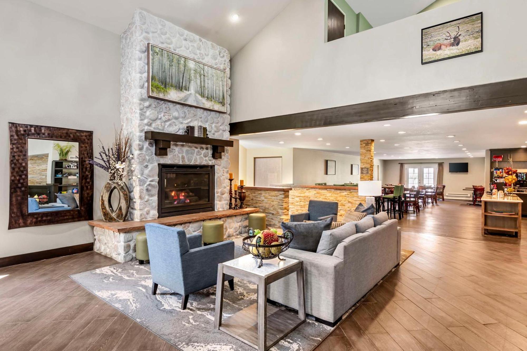 Western Vail Airport 4*