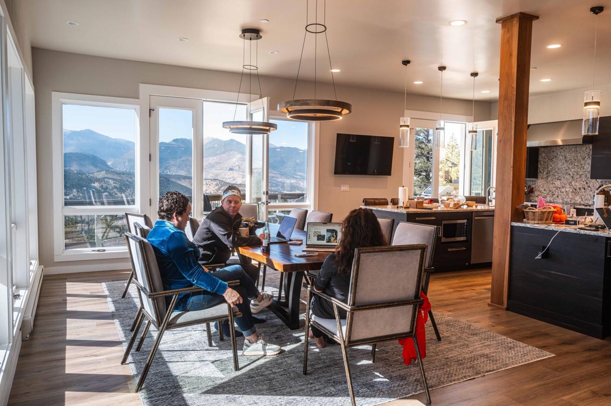 Holiday home Casa De Cristal-epic Views-hottub-sauna-sleeps 10-luxury Linens-stocked Kitchen
