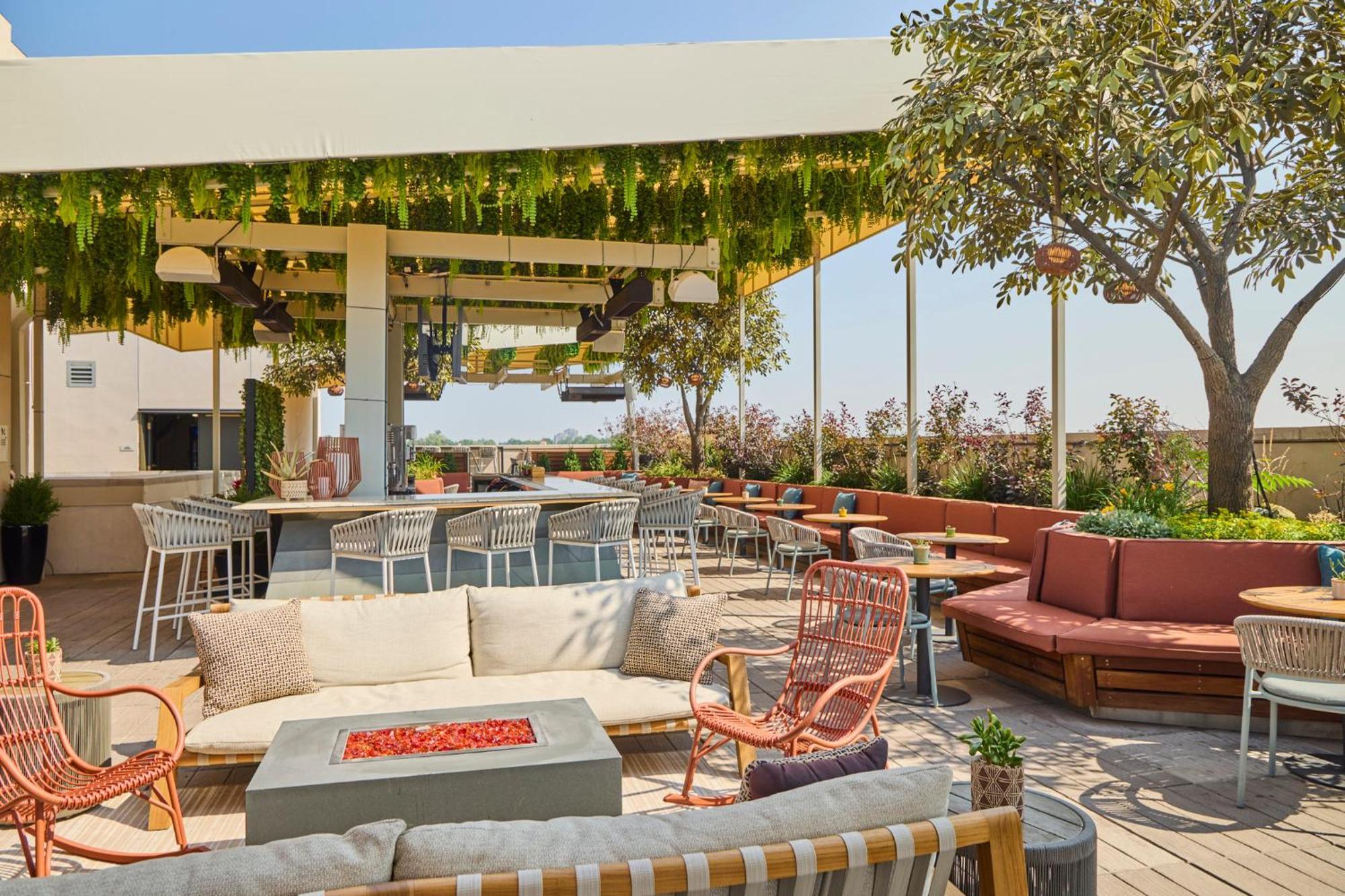 Halcyon - A In Cherry Creek 4*