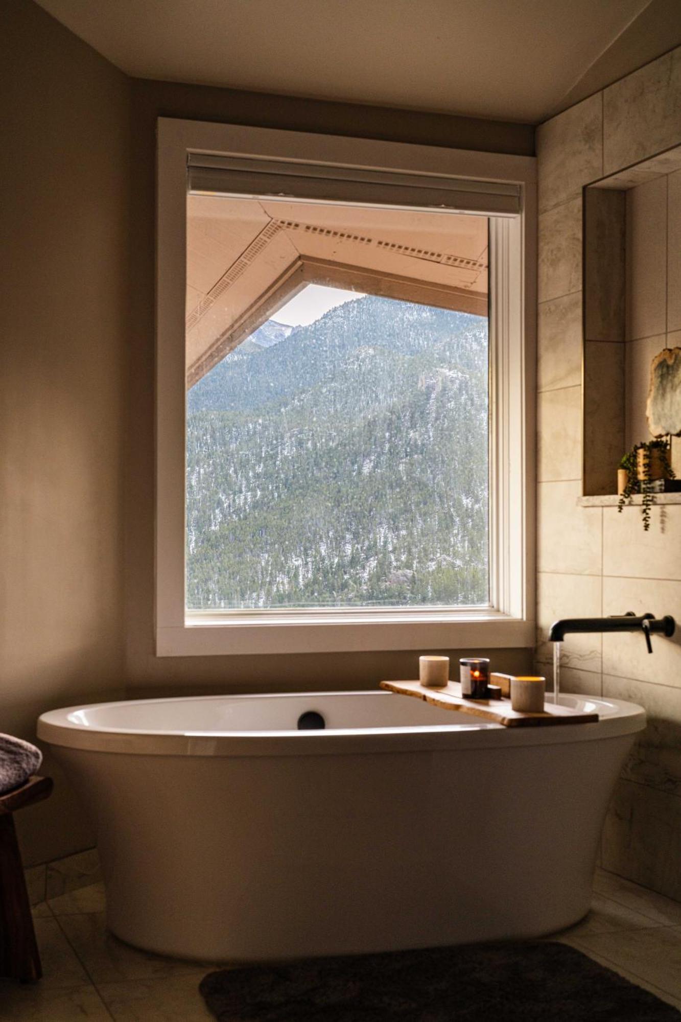 Holiday home Casa De Cristal-epic Views-hottub-sauna-sleeps 10-luxury Linens-stocked Kitchen