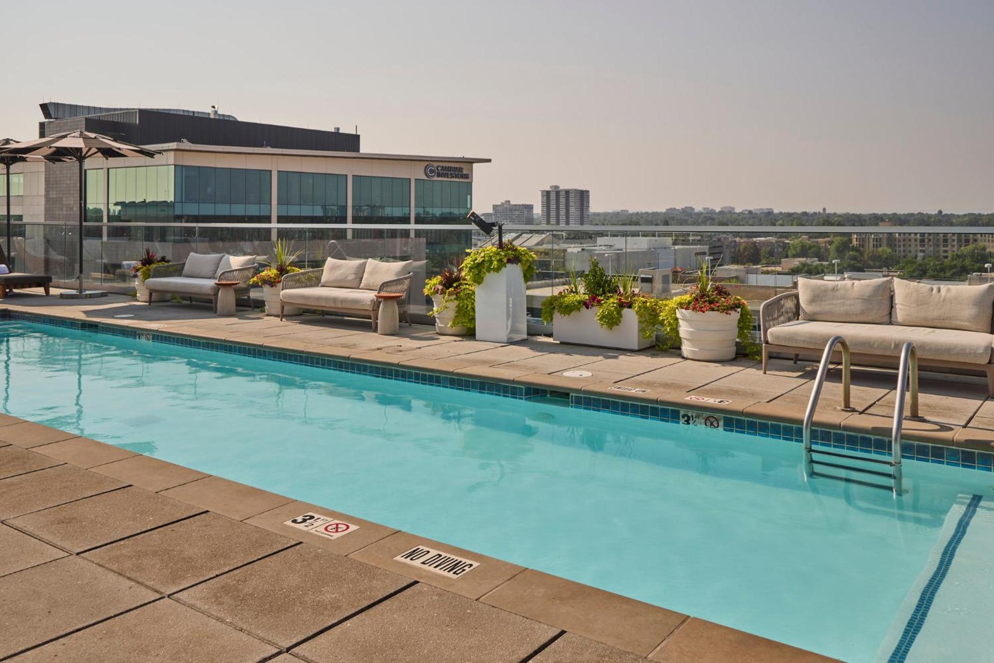 Halcyon - A In Cherry Creek 4* Denver