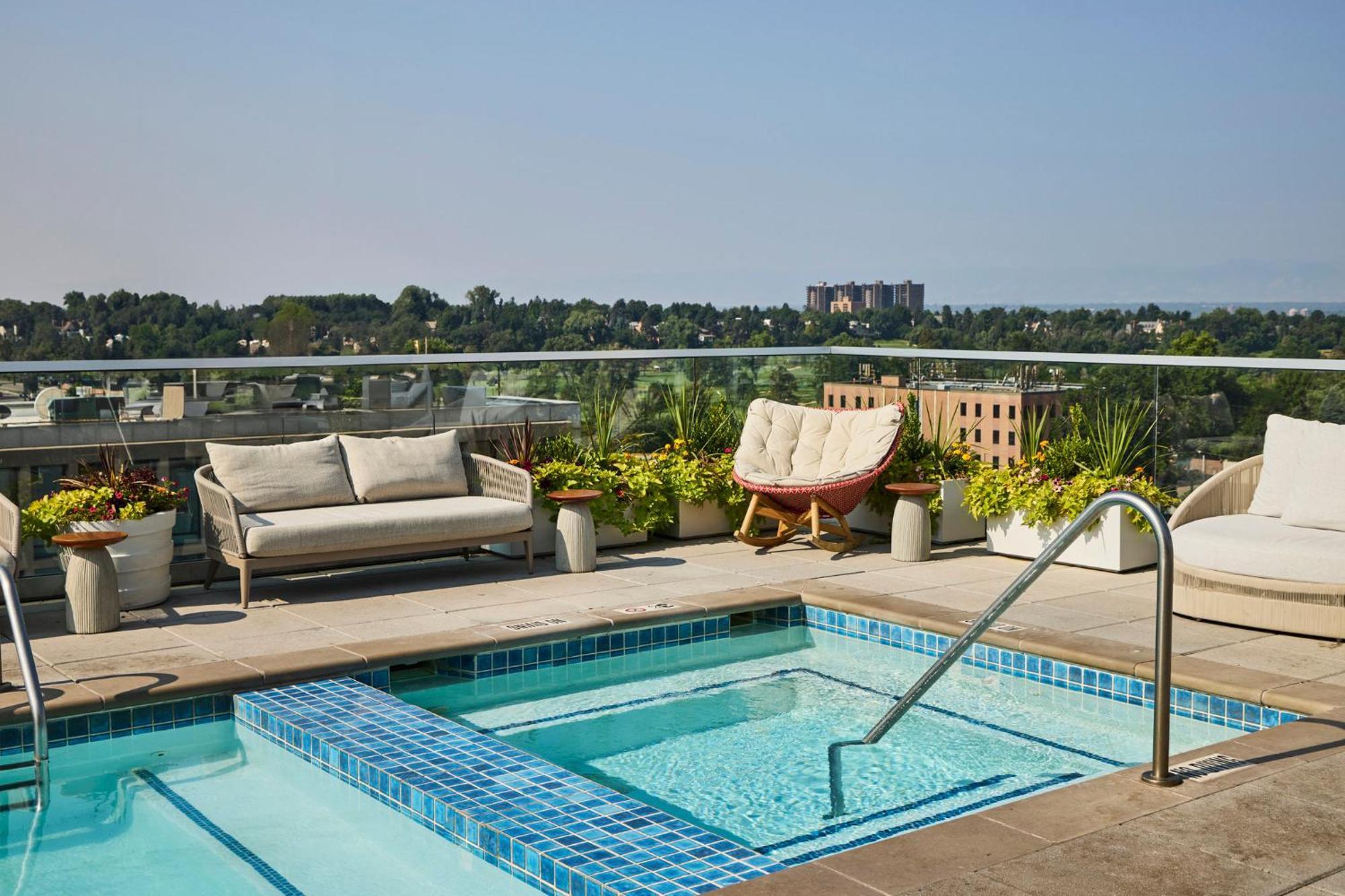 Halcyon - A In Cherry Creek 4*