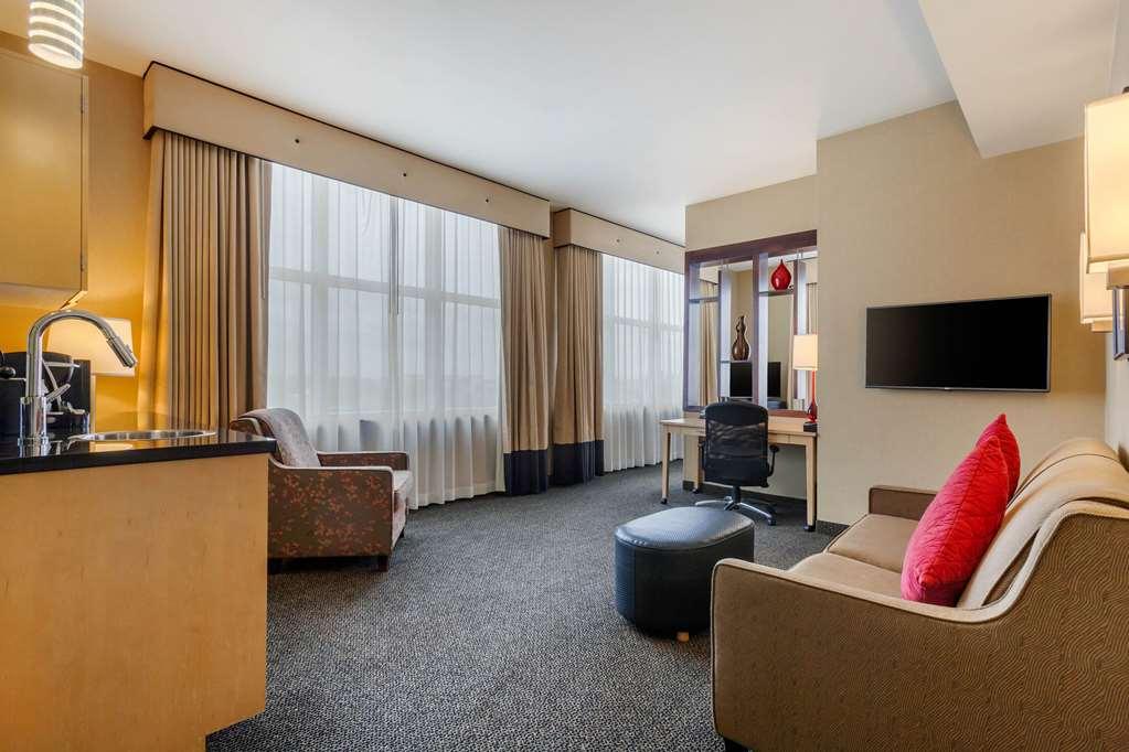 Cambria Denver International Airport Hotel 3*